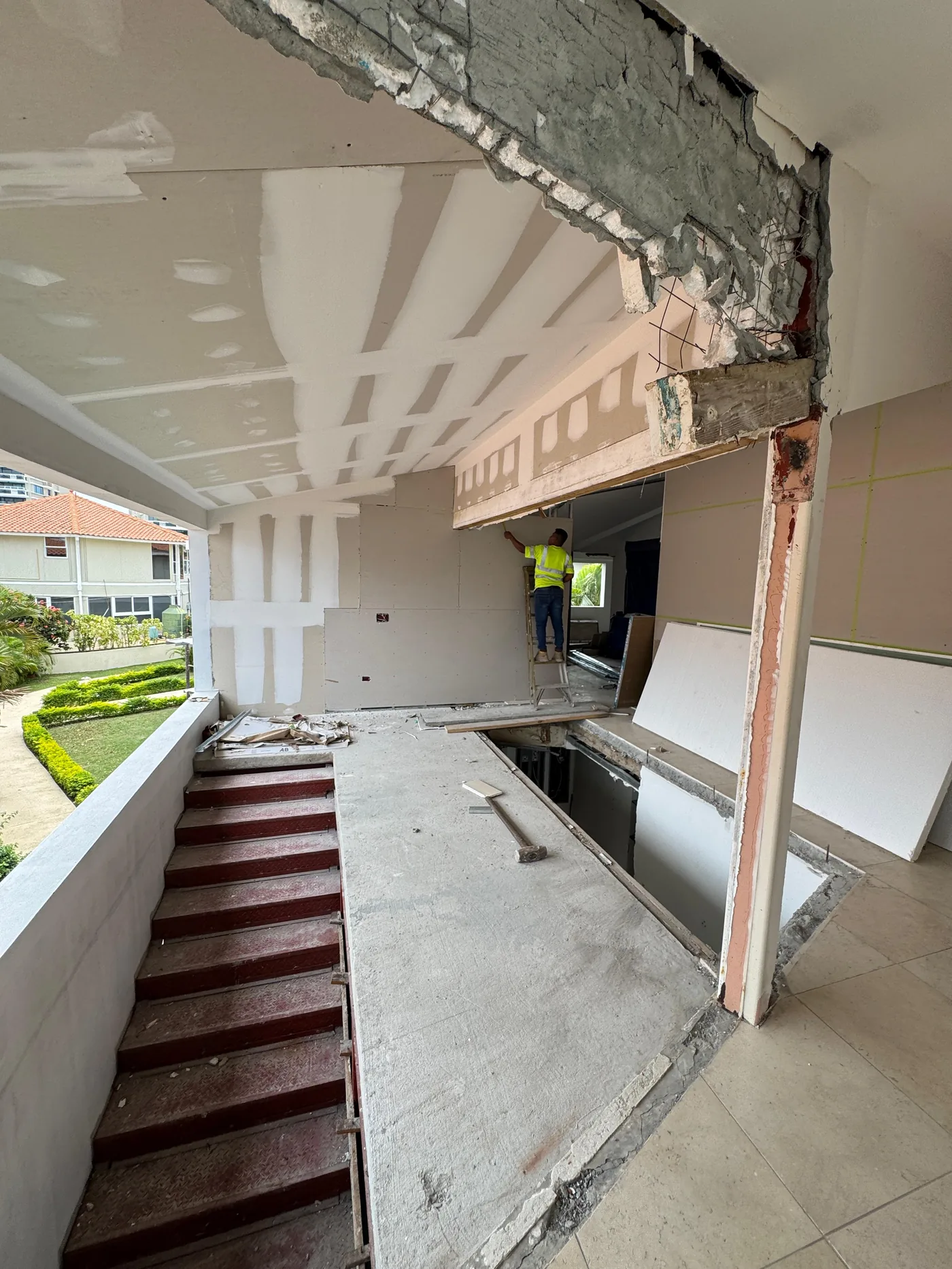 Intervención estructural en zona de escalera